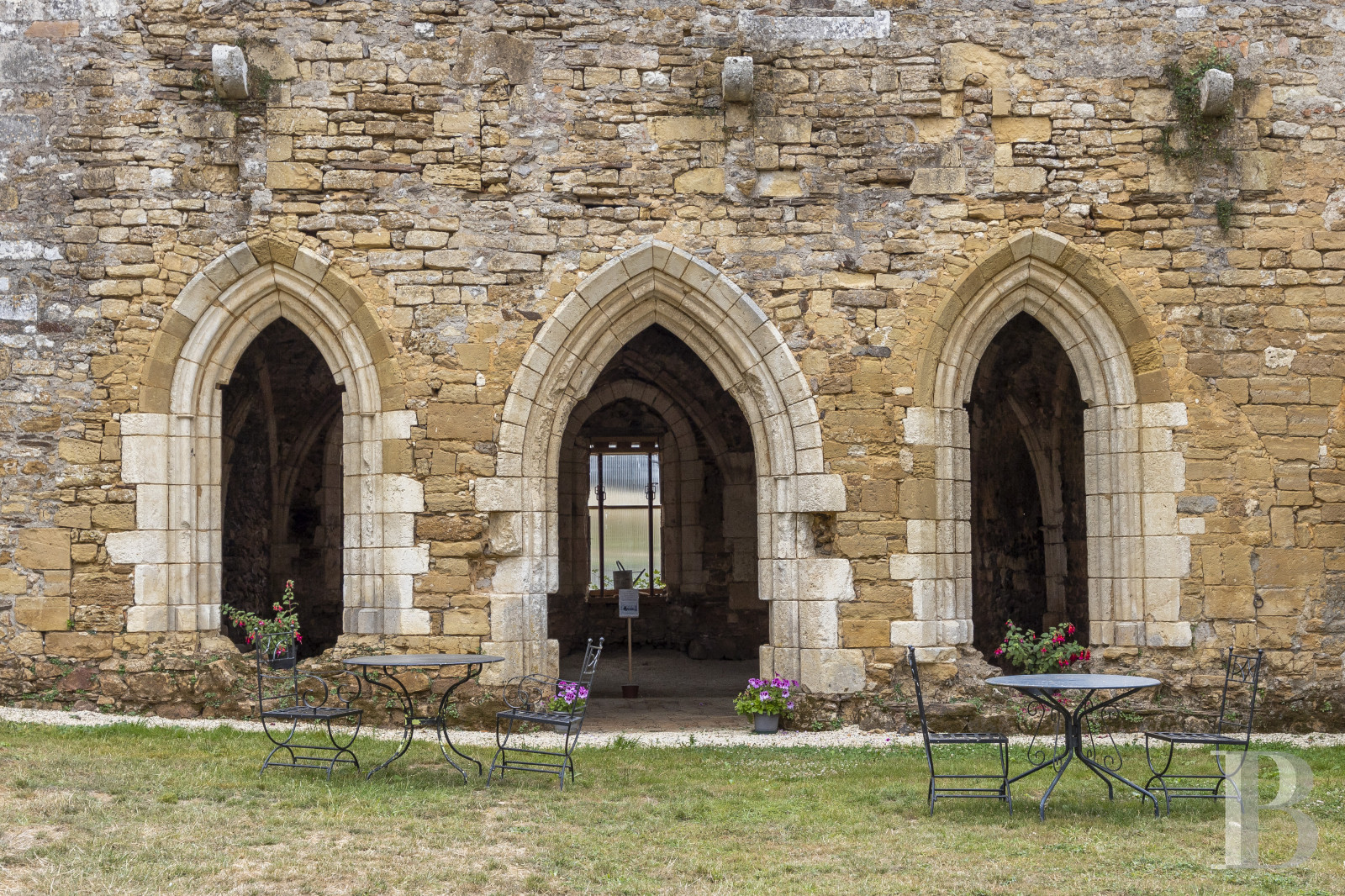 A peaceful stay in a renovated former Cistercian abbey in Vendée, not far from La Roche-sur-Yon - photo  n°6